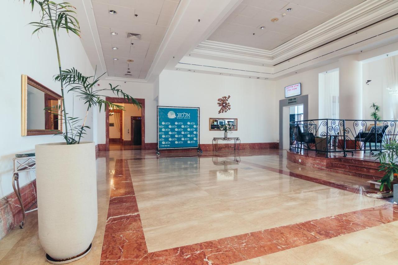 Almog Beach Apt Hotel מלון דירות אלמוג ביץ' Haifa Exterior photo