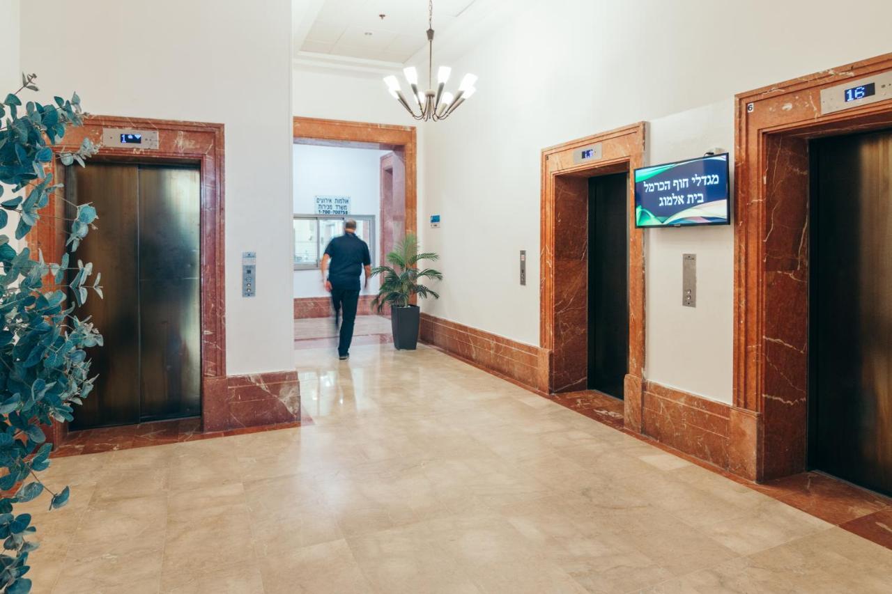 Almog Beach Apt Hotel מלון דירות אלמוג ביץ' Haifa Exterior photo